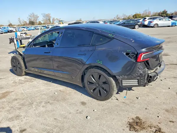 5YJ3E1EA8RF727228 2024 TESLA MODEL 3 - Image 2