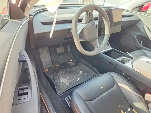 5YJ3E1EA8RF729514 2024 TESLA MODEL 3 - Image 8