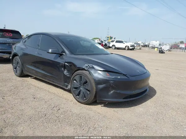 5YJ3E1EA8RF730064 2024 TESLA MODEL 3 - Image 1