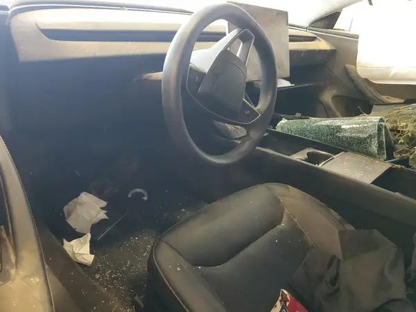 5YJ3E1EA8RF731263 2024 TESLA MODEL 3 - Image 8