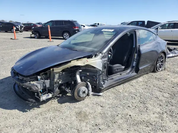 5YJ3E1EA8RF741761 2024 TESLA MODEL 3 - Image 1