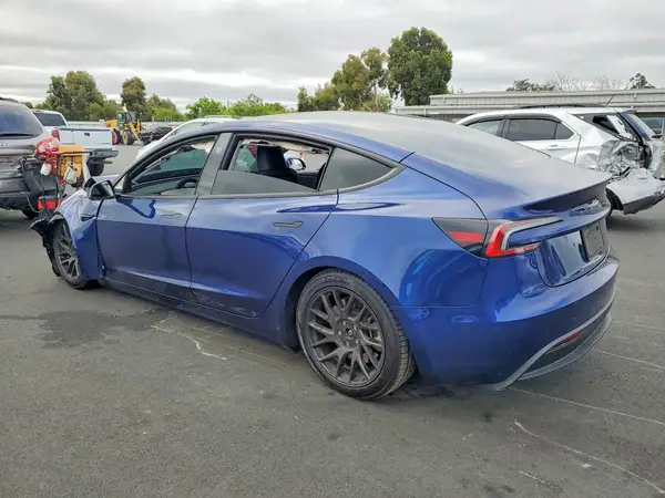 5YJ3E1EA8RF743994 2024 TESLA MODEL 3 - Image 2
