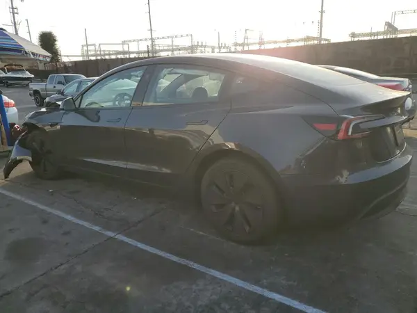 5YJ3E1EA8RF755417 2024 TESLA MODEL 3 - Image 2