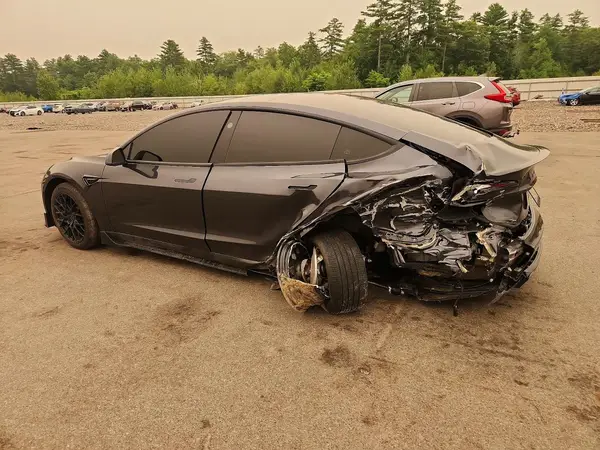 5YJ3E1EA8RF757121 2024 TESLA MODEL 3 - Image 2