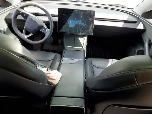 5YJ3E1EA8RF762948 2024 TESLA MODEL 3 - Image 8