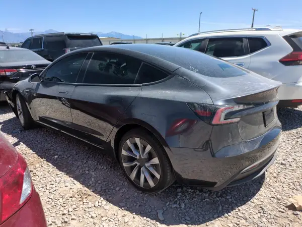 5YJ3E1EA8RF765753 2024 TESLA MODEL 3 - Image 2