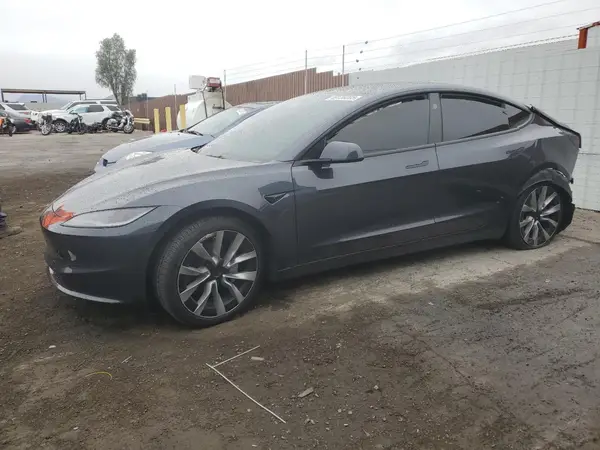 5YJ3E1EA8RF768975 2024 TESLA MODEL 3 - Image 1
