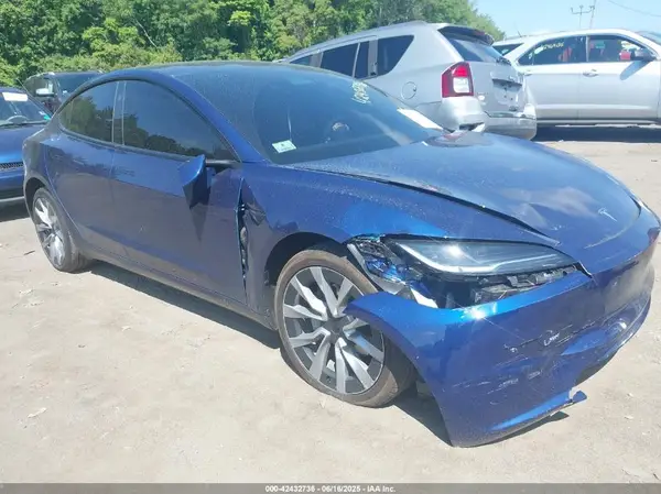 5YJ3E1EA8RF768989 2024 TESLA MODEL 3 - Image 1