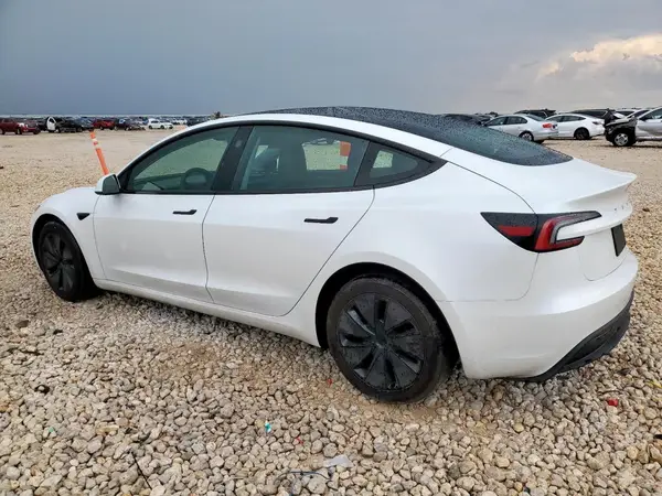 5YJ3E1EA8RF773528 2024 TESLA MODEL 3 - Image 2