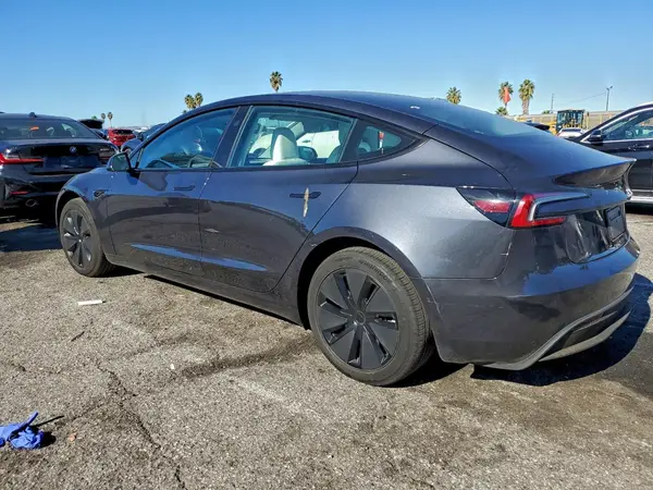 5YJ3E1EA8RF773609 2024 TESLA MODEL 3 - Image 2