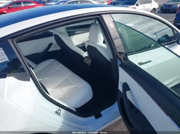 5YJ3E1EA8RF794203 2024 TESLA MODEL 3 - Image 8