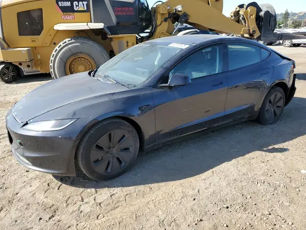 5YJ3E1EA8RF824803 2024 TESLA MODEL 3 - Image 1