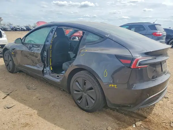 5YJ3E1EA8RF824963 2024 TESLA MODEL 3 - Image 2