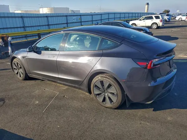 5YJ3E1EA8RF825417 2024 TESLA MODEL 3 - Image 2