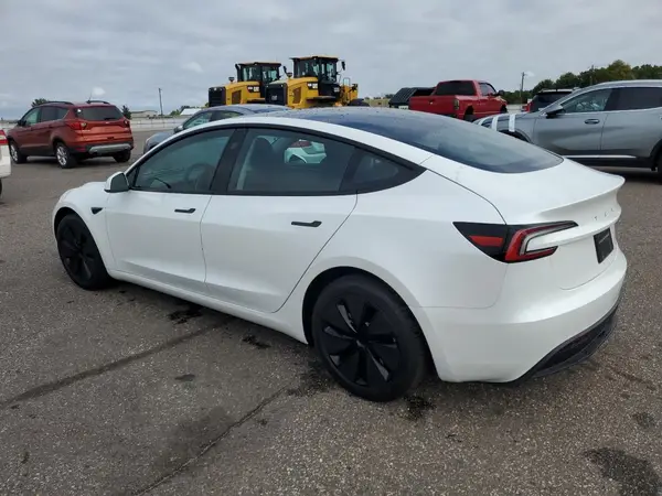 5YJ3E1EA8RF829404 2024 TESLA MODEL 3 - Image 2