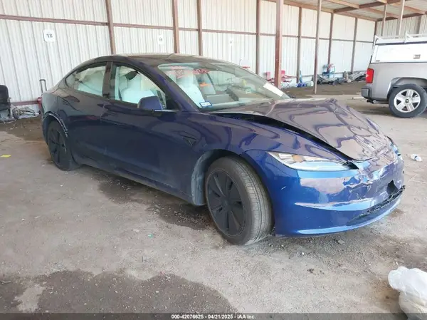 5YJ3E1EA8RF833727 2024 TESLA MODEL 3 - Image 1
