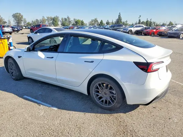 5YJ3E1EA8RF834232 2024 TESLA MODEL 3 - Image 2