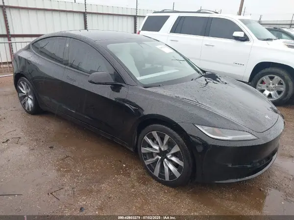 5YJ3E1EA8RF836563 2024 TESLA MODEL 3 - Image 1