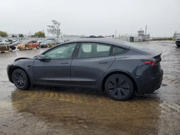 5YJ3E1EA8RF842203 2024 TESLA MODEL 3 - Image 2