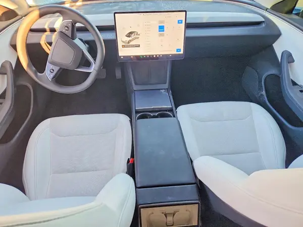 5YJ3E1EA8RF847529 2024 TESLA MODEL 3 - Image 8
