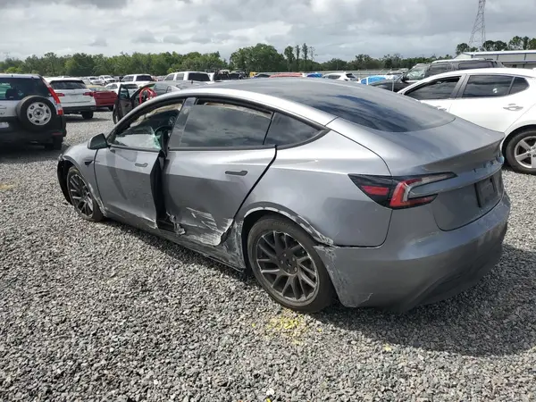 5YJ3E1EA8RF858885 2024 TESLA MODEL 3 - Image 2
