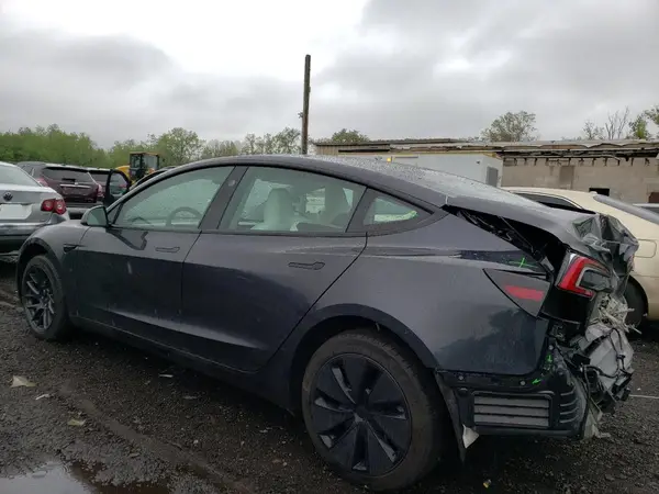 5YJ3E1EA8RF865898 2024 TESLA MODEL 3 - Image 2