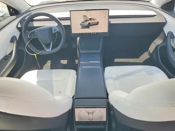 5YJ3E1EA8RF865934 2024 TESLA MODEL 3 - Image 8