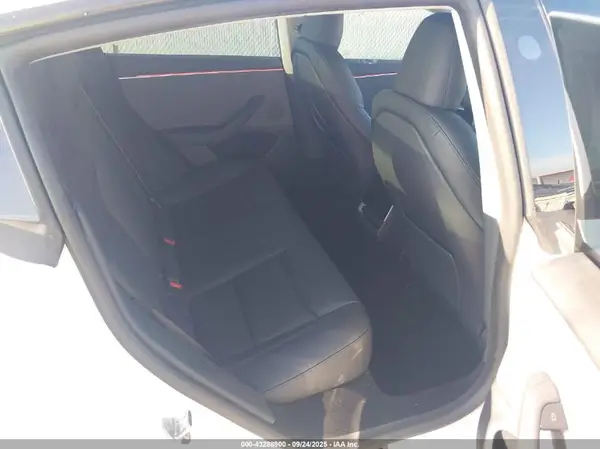 5YJ3E1EA8RF867747 2024 TESLA MODEL 3 - Image 8