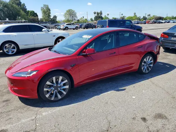 5YJ3E1EA8SF000693 2025 TESLA MODEL 3 - Image 1