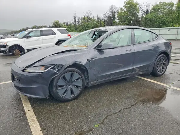 5YJ3E1EA8SF007269 2025 TESLA MODEL 3 - Image 1