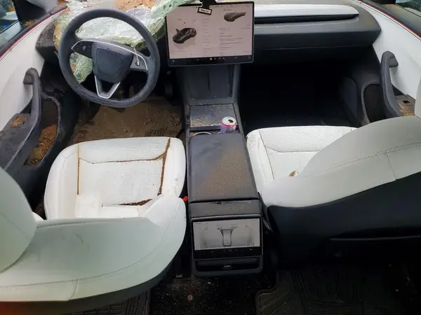 5YJ3E1EA8SF007269 2025 TESLA MODEL 3 - Image 8