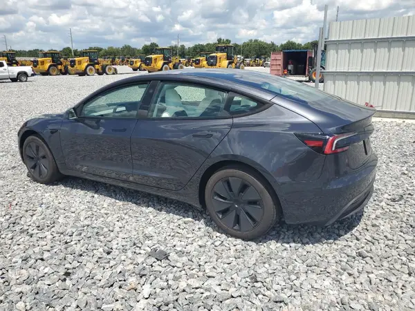 5YJ3E1EA8SF010642 2025 TESLA MODEL 3 - Image 2