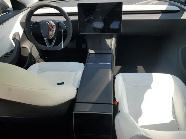 5YJ3E1EA8SF011810 2025 TESLA MODEL 3 - Image 8