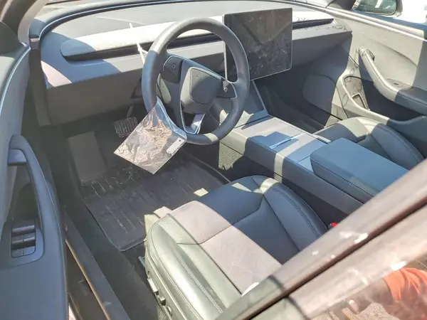 5YJ3E1EA8SF014111 2025 TESLA MODEL 3 - Image 8