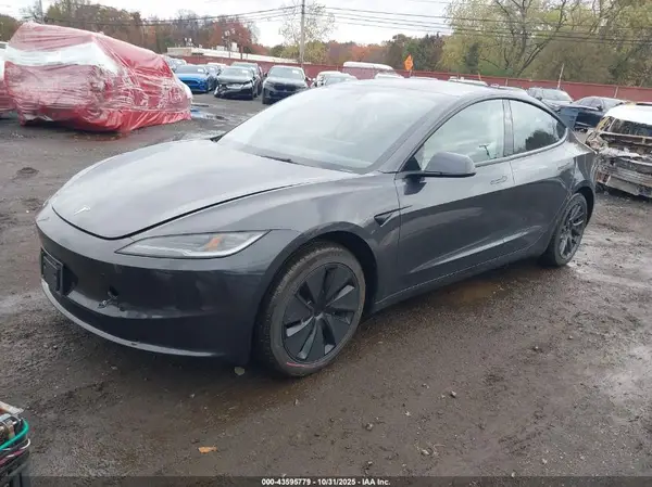 5YJ3E1EA8SF017350 2025 TESLA MODEL 3 - Image 2