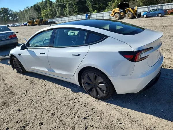 5YJ3E1EA8SF020510 2025 TESLA MODEL 3 - Image 2
