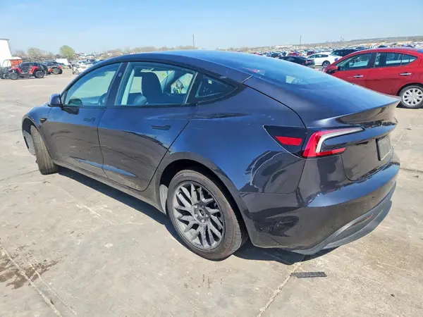 5YJ3E1EA8SF020975 2025 TESLA MODEL 3 - Image 2