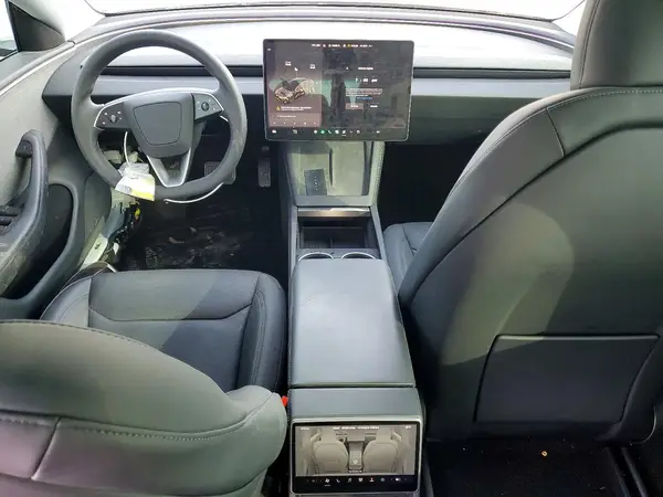 5YJ3E1EA8SF021267 2025 TESLA MODEL 3 - Image 8