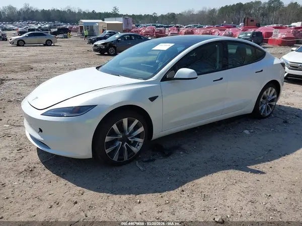 5YJ3E1EA8SF021270 2025 TESLA MODEL 3 - Image 2