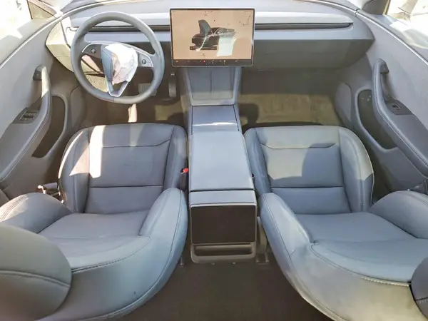 5YJ3E1EA8SF024394 2025 TESLA MODEL 3 - Image 8