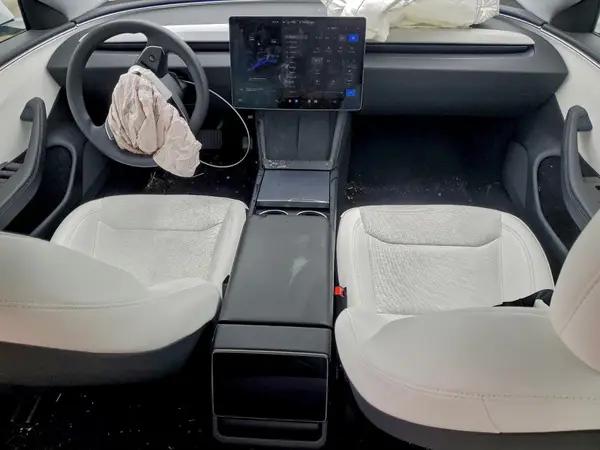 5YJ3E1EA8SF026212 2025 TESLA MODEL 3 - Image 8