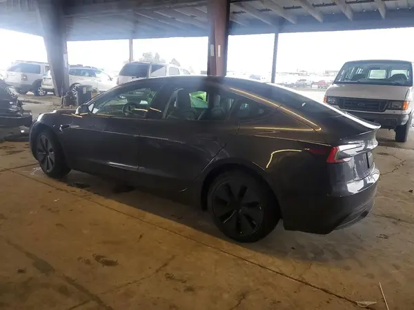 5YJ3E1EA8SF027618 2025 TESLA MODEL 3 - Image 2
