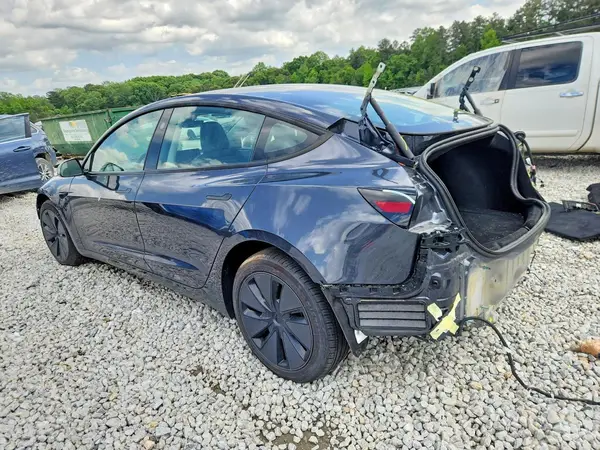 5YJ3E1EA8SF031507 2025 TESLA MODEL 3 - Image 2
