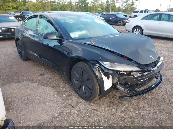 5YJ3E1EA8SF032401 2025 TESLA MODEL 3 - Image 1