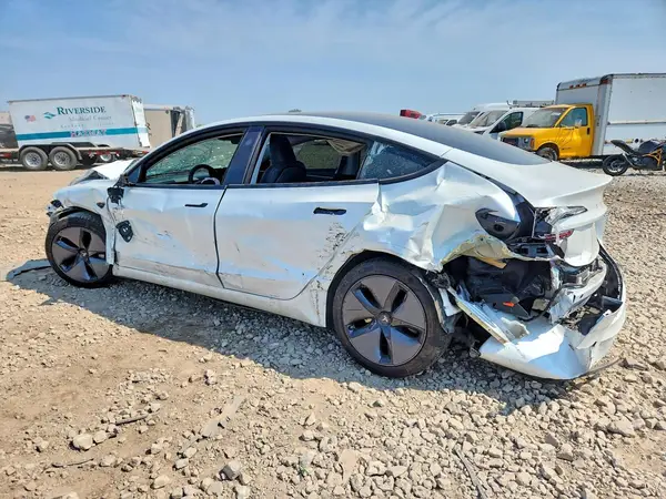 5YJ3E1EA8SF038179 2025 TESLA MODEL 3 - Image 2