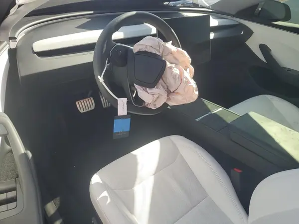5YJ3E1EA8SF039106 2025 TESLA MODEL 3 - Image 8