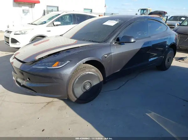 5YJ3E1EA8SF047657 2025 TESLA MODEL 3 - Image 2