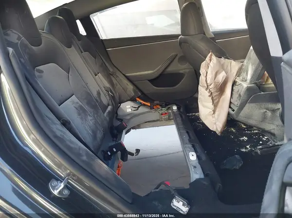 5YJ3E1EA8SF047657 2025 TESLA MODEL 3 - Image 8