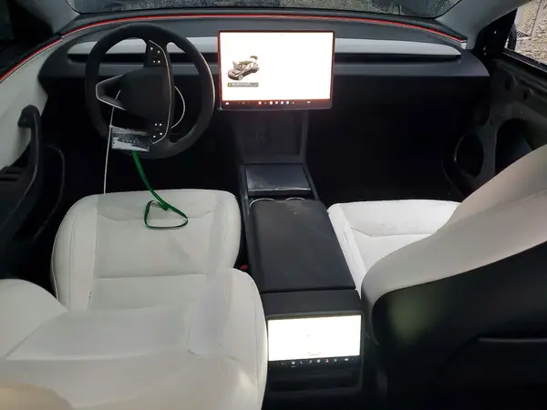 5YJ3E1EA8SF049084 2025 TESLA MODEL 3 - Image 8