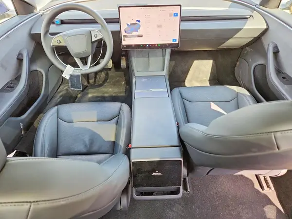 5YJ3E1EA8SF049392 2025 TESLA MODEL 3 - Image 8